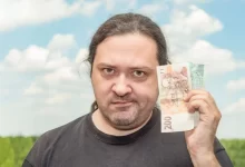 Muž se 300 korunami