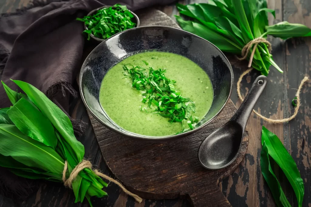 Medvědí česnek v kuchyni, zdroj: Shutterstock - ByznysDeník Medvědí česnek, recepty
