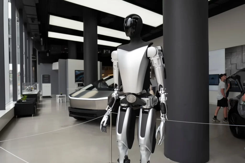 Bude za pár let takový robot v každé domácnosti? Zdroj: Shutterstock - ByznysDeník roboti, tesla