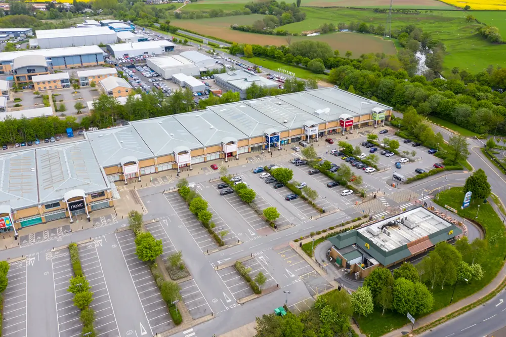 shutterstock_1722096439 - ByznysDeník retail park