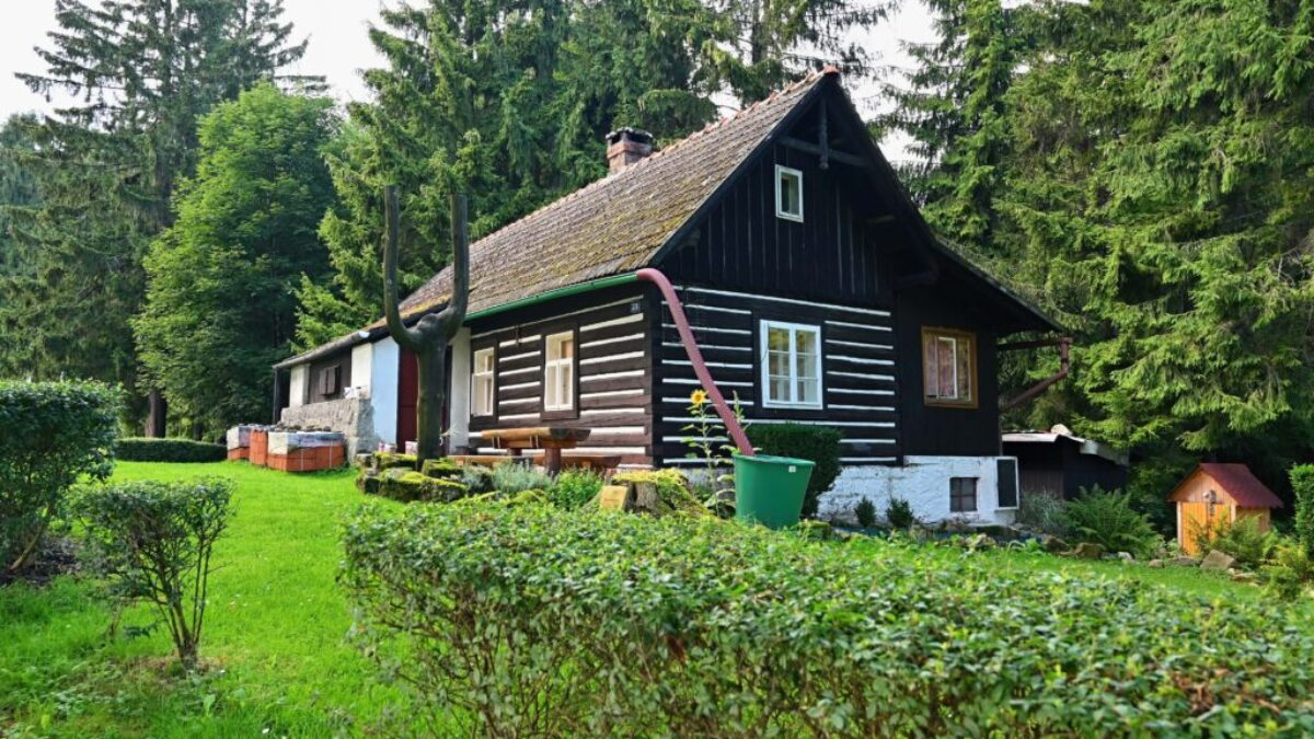 Celoroční bydlení na chatě je trend, kterému Češi propadli. Má ale i své stinné stránky. Zdroj: Shutterstock