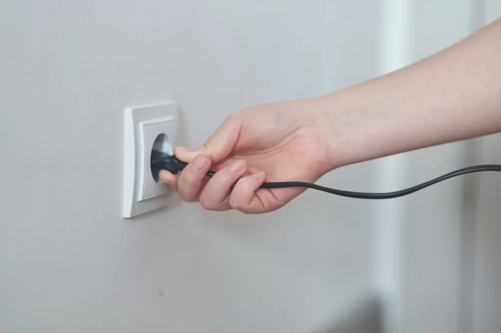 Shutterstock_1912261687 - ByznysDeník Elektrická zásuvka