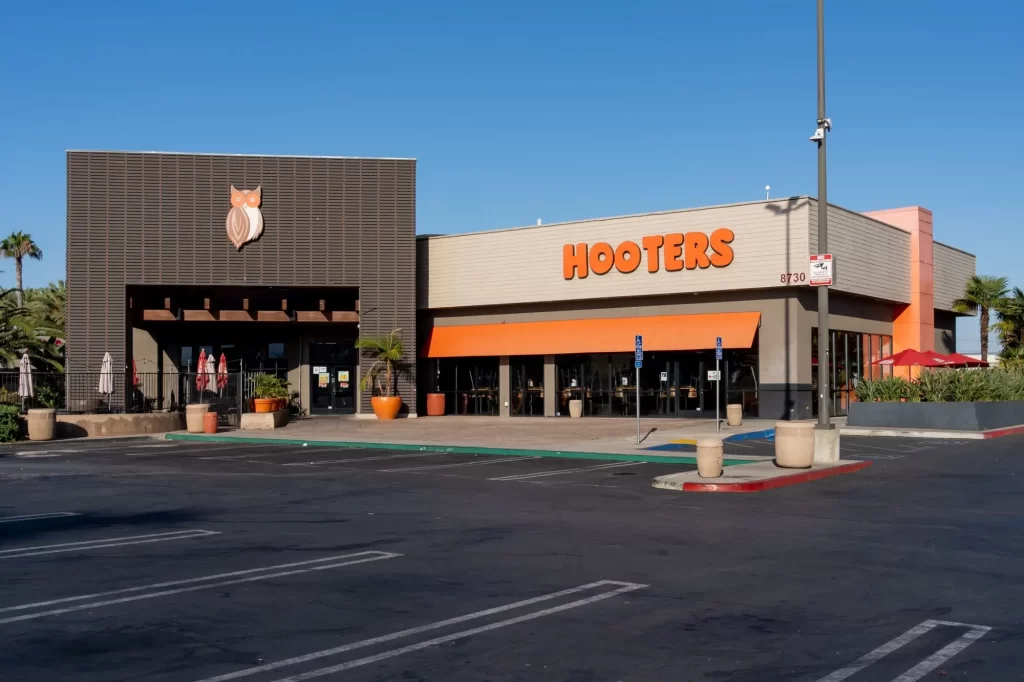 Hooters