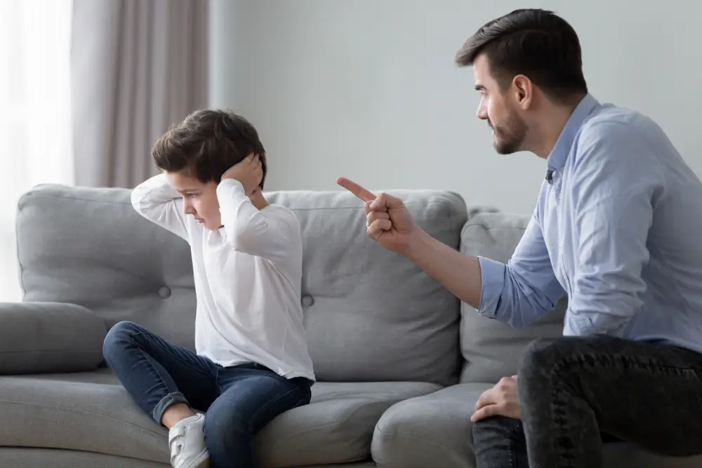 shutterstock_1407481472 - ByznysDeník Dítě nechce poslouchat otce.