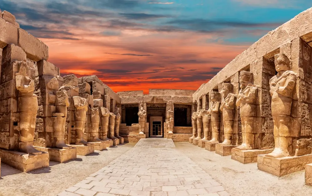 shutterstock_2267255007 - ByznysDeník Egyptská hrobka.