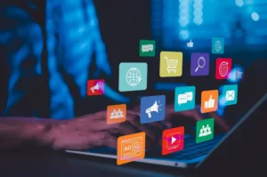 Vliv reklamy na nakupování: Někdy se bojíme něco propásnout, jindy chceme patřit do vyvolené skupiny