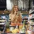 Žena nakupující v supermarketu