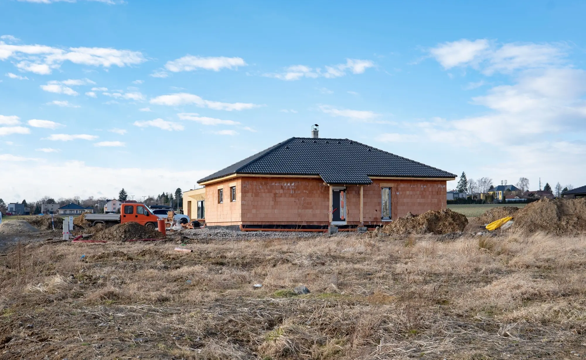 Jaká je cena nejlevnějšího cihlového domu 4+kk v Česku? Částka vás šokuje!