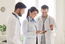 Mladí lékaři odcházejí a v Česku jich pak máme nedostatek.