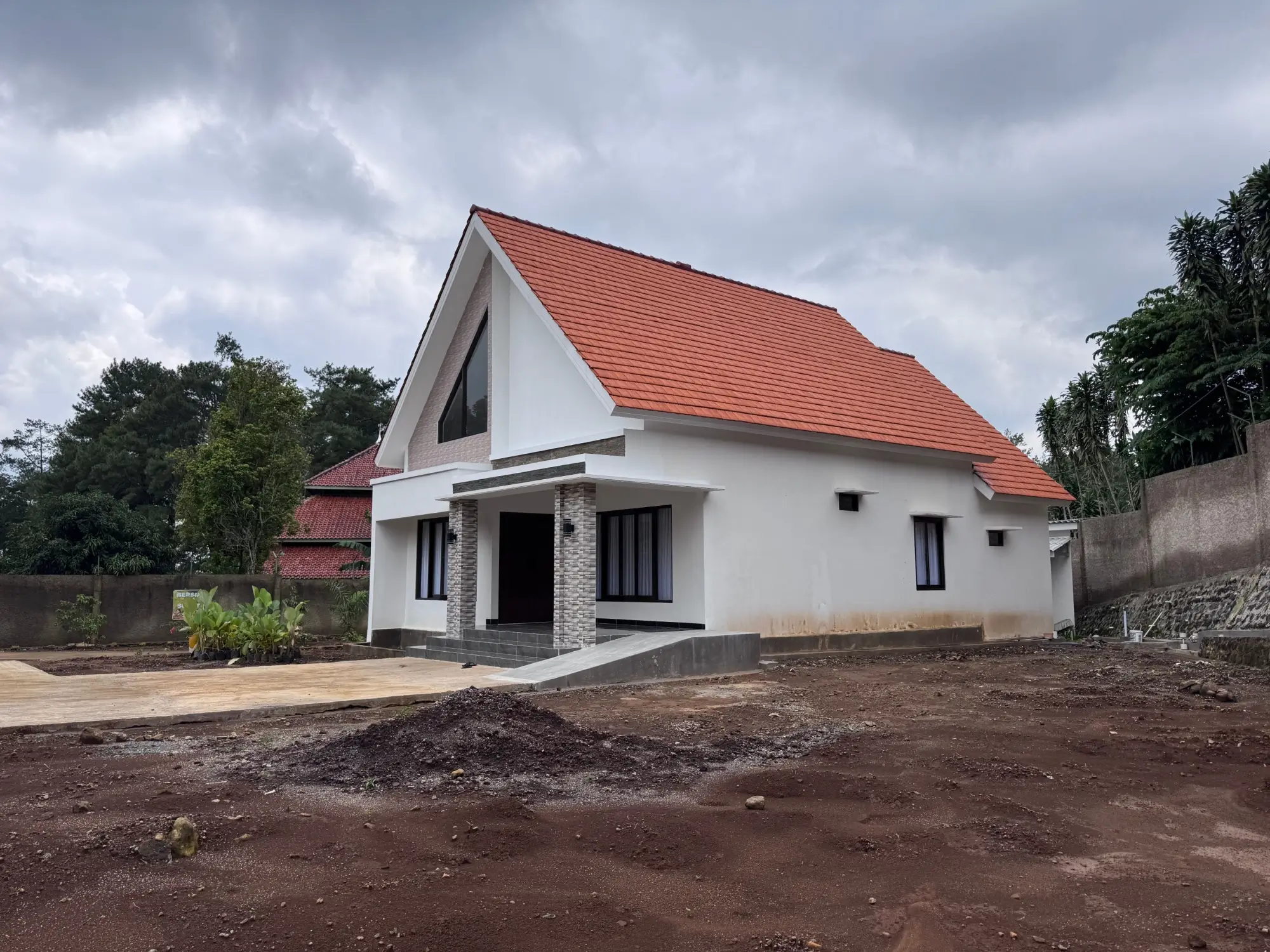 - ByznysDeník Nový dům na neupraveném pozemku