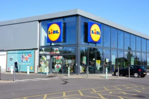 Dnes Češi zavalí Lidl. Značkový kávovar zlevnili o 3 300 Kč