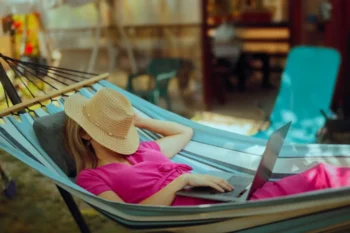 Řada lidí volí v pohodlí v teple na sociálních dávkách od státu.