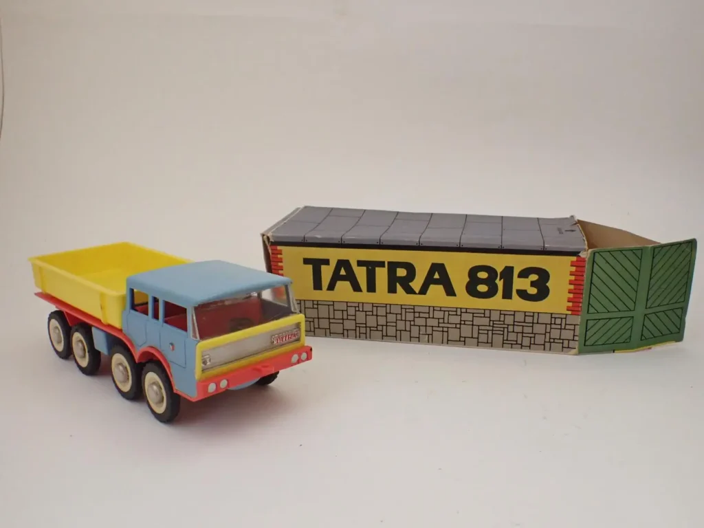 ByznysDeník Plastový model Tatry 813