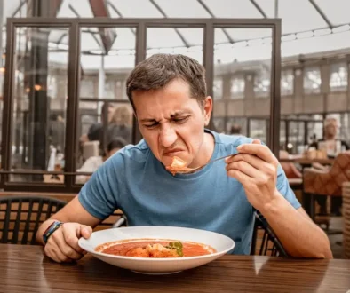 Právník radí, co dělat v restauraci, když dostanete špatné jídlo.