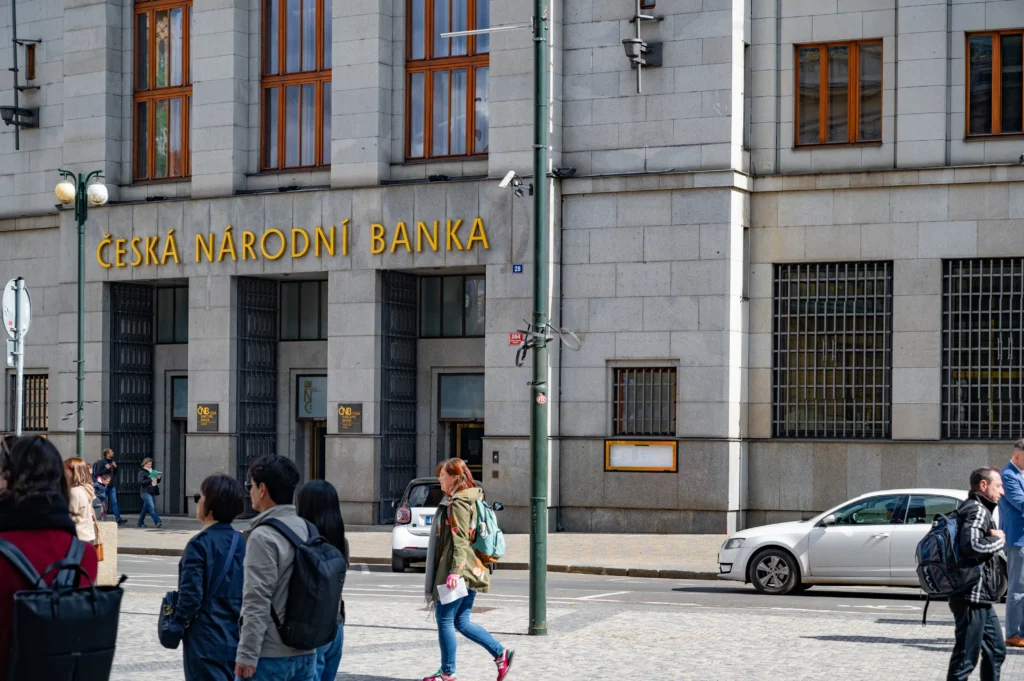ČNB.
