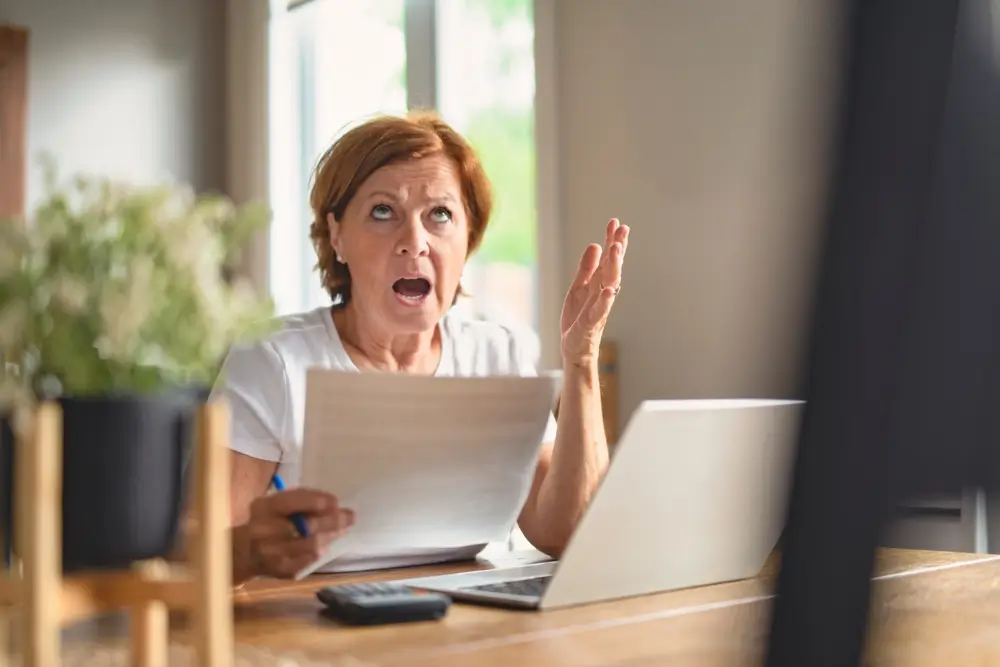 Syn poslal na vlastní matku právníka